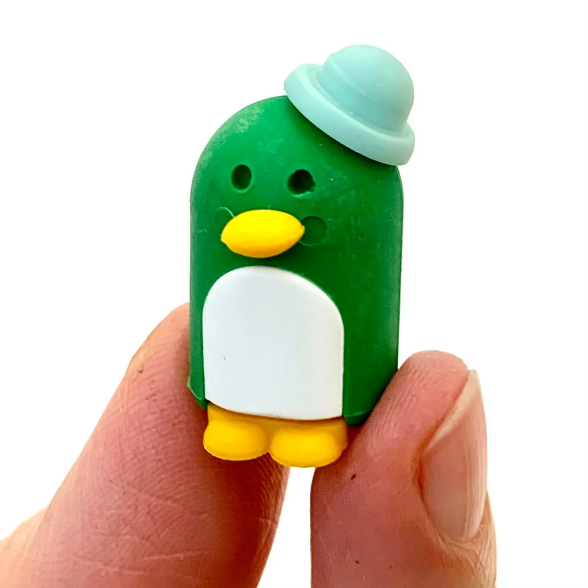 38205 PENGUIN FAMILY ERASERS-60