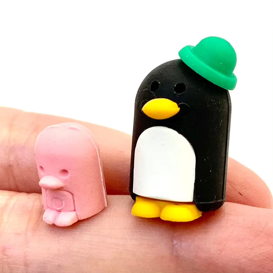 38205 PENGUIN FAMILY ERASERS-60