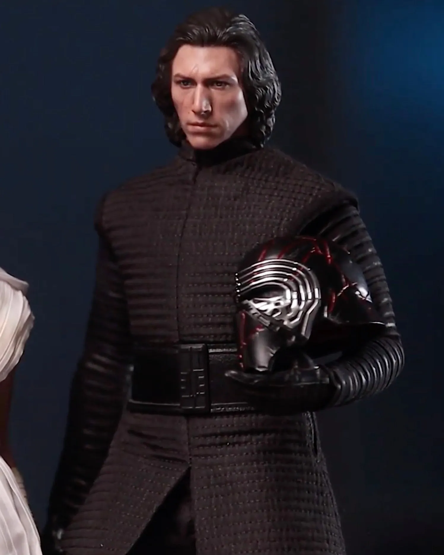 Hot toys MMS560 Star Wars The Rise of Skywalker Kylo Ren