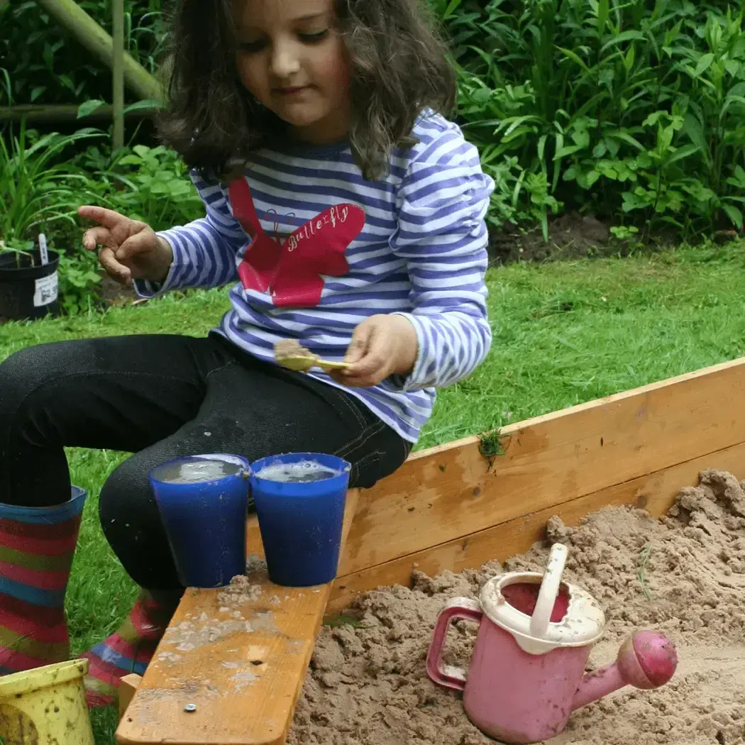 Octagonal Wooden Sandpit for ALL Ages - 1.8m