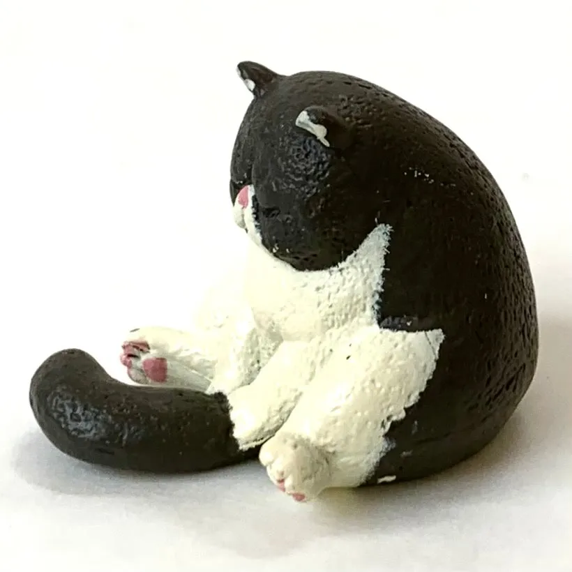 X 70881 SLEEPY ANIMAL FIGURINES Vol. 1-DISCONTINUED