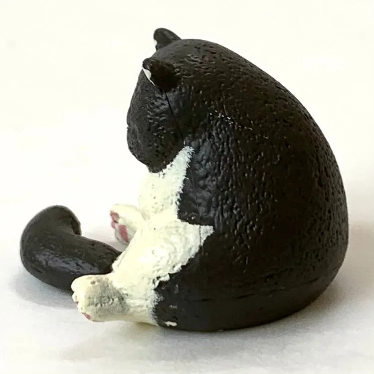 X 70881 SLEEPY ANIMAL FIGURINES Vol. 1-DISCONTINUED